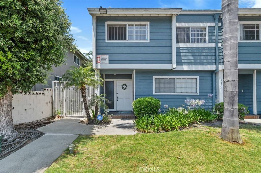 Lawndale, CA 90260,14533 Larch AVE
