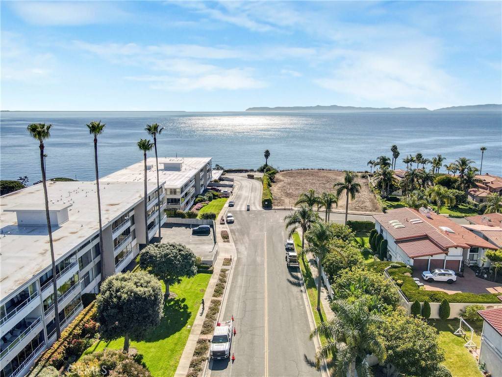 Rancho Palos Verdes, CA 90275,32700 Coastsite Drive #102