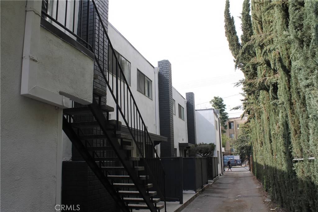 Sherman Oaks, CA 91411,5236 Kester AVE