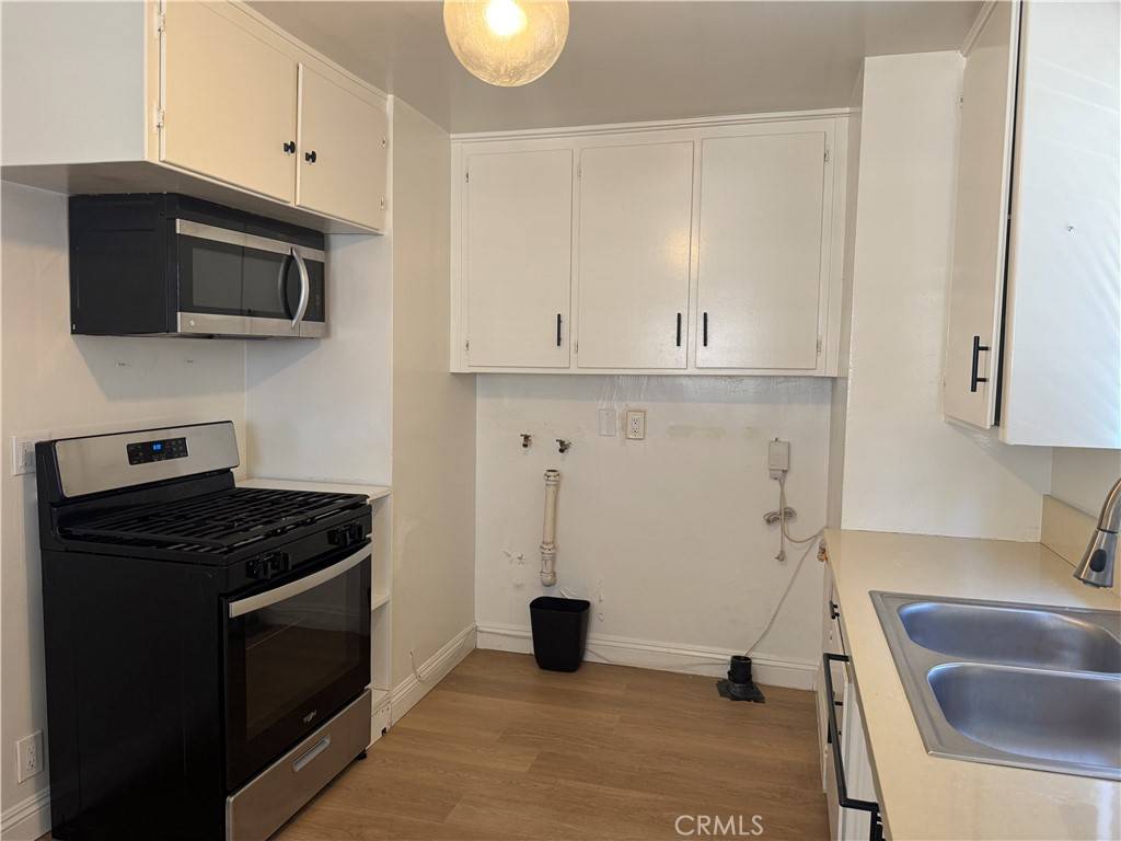 Lawndale, CA 90260,4213 W 166th ST