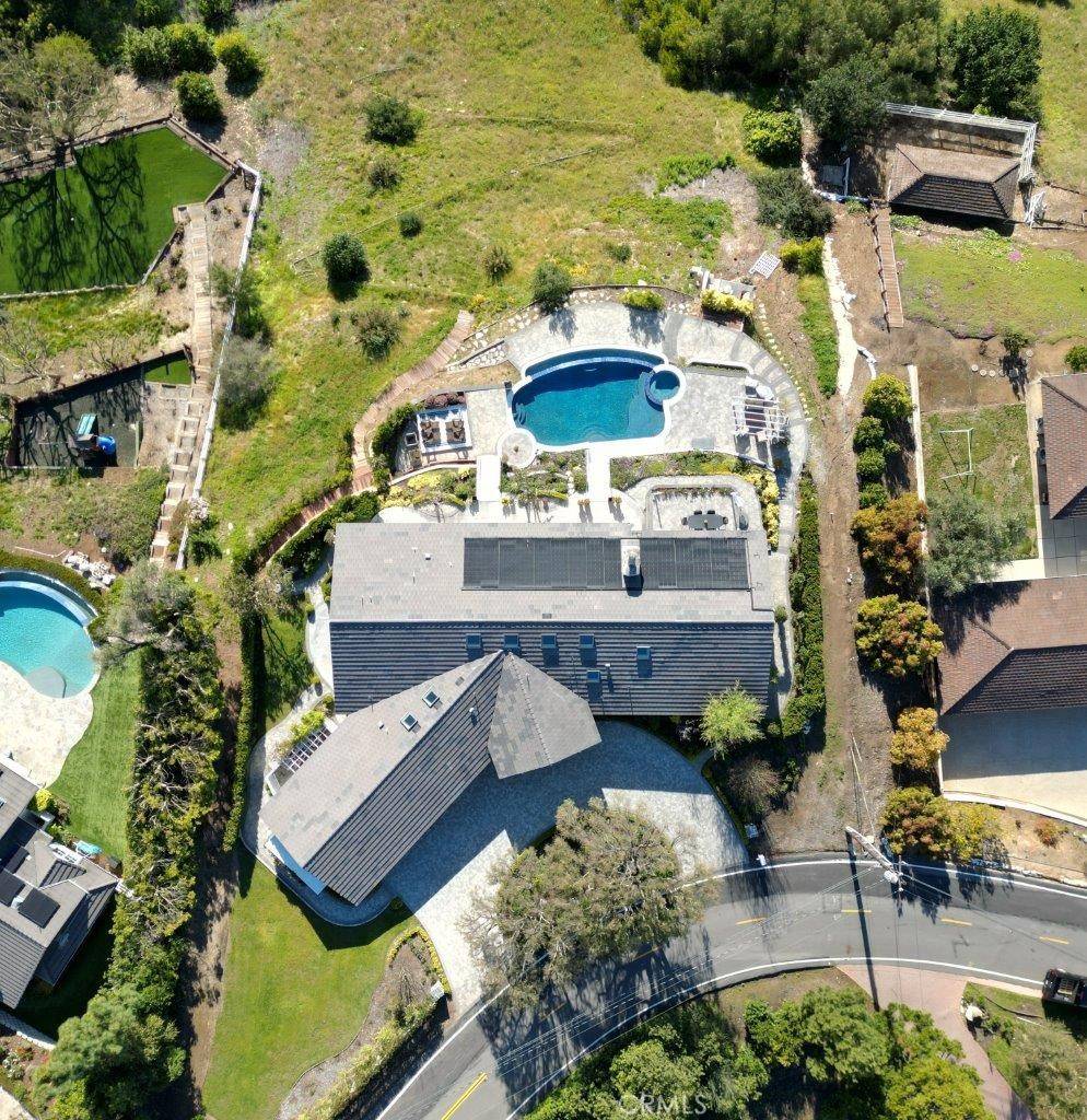 Rolling Hills, CA 90274,2 El Concho LN