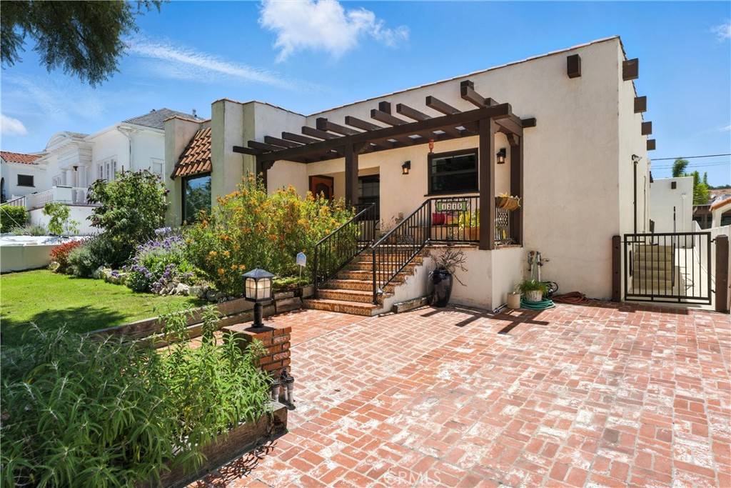 San Pedro, CA 90731,1215 S Patton AVE