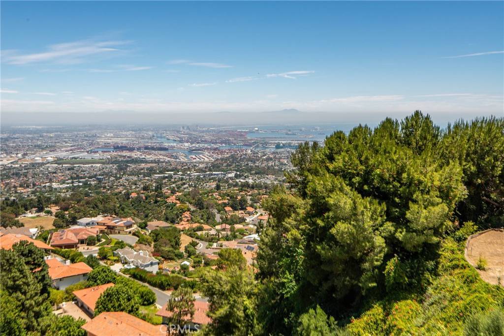 Rancho Palos Verdes, CA 90275,3300 Crownview DR