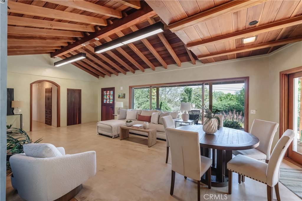 Rolling Hills, CA 90274,2 Chuckwagon RD