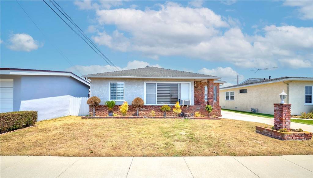 Gardena, CA 90247,16008 S Saint Andrews PL