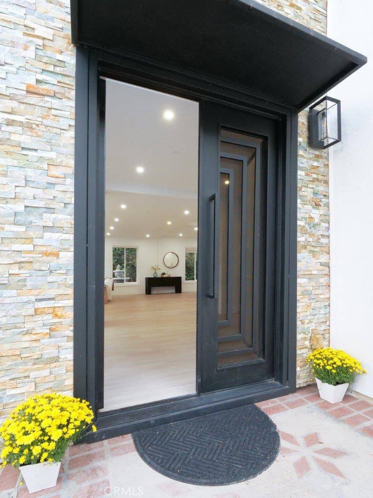Rancho Palos Verdes, CA 90275,5 Cayuse LN