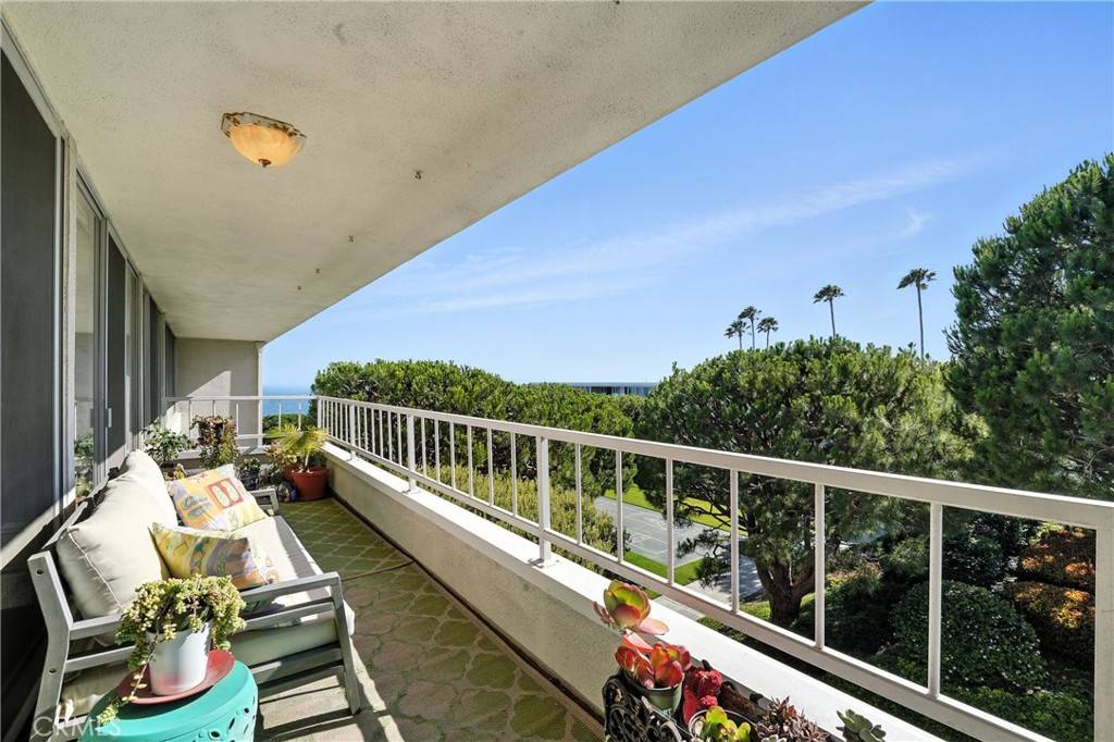 Rancho Palos Verdes, CA 90275,32735 Seagate DR #301
