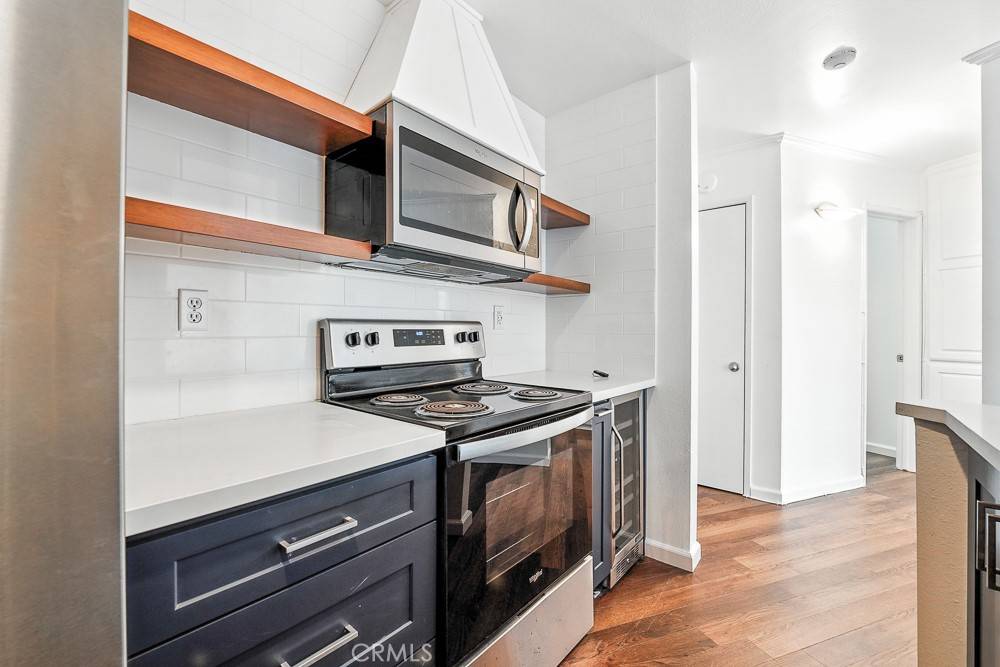 Redondo Beach, CA 90277,640 The Village #104