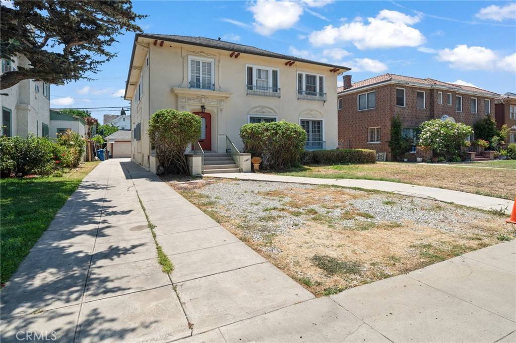 Los Angeles, CA 90019,1412 S Victoria AVE