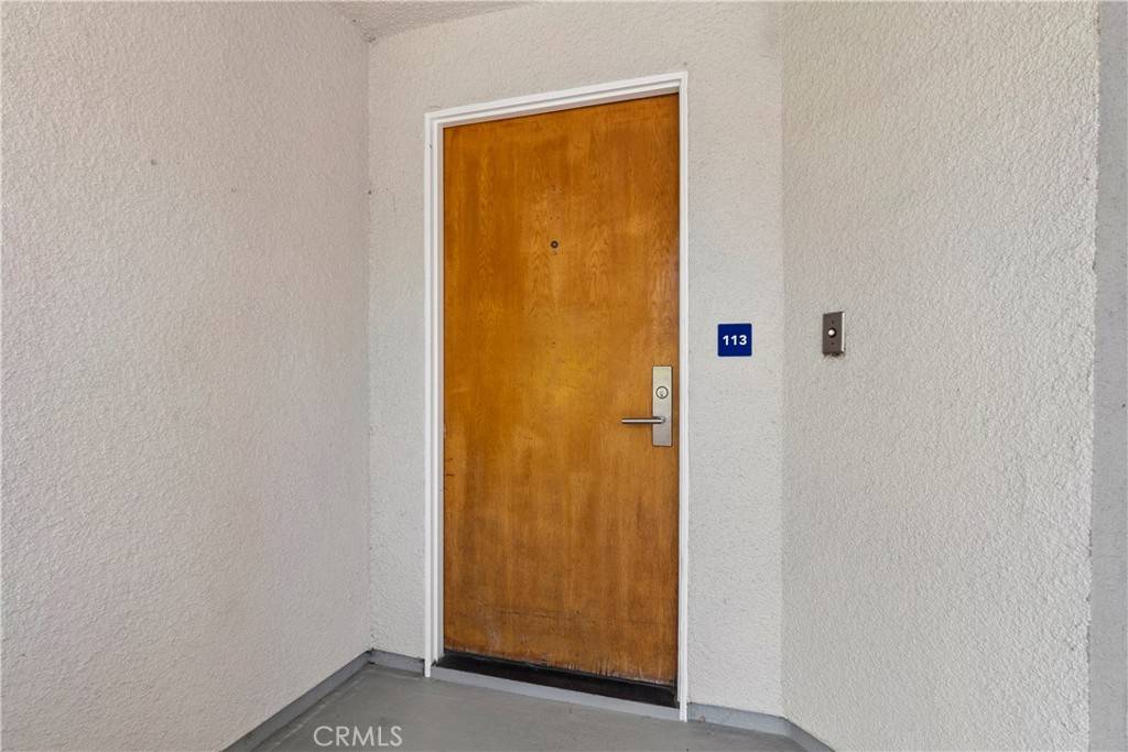 Redondo Beach, CA 90277,520 The Village #113