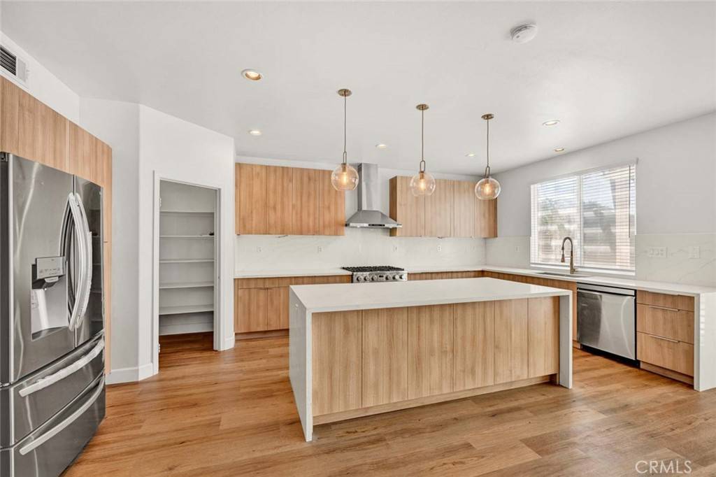 Irvine, CA 92618,24 Pheasant Creek