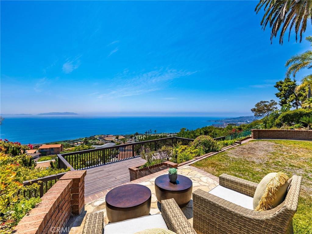 Rancho Palos Verdes, CA 90275,3528 Hightide DR