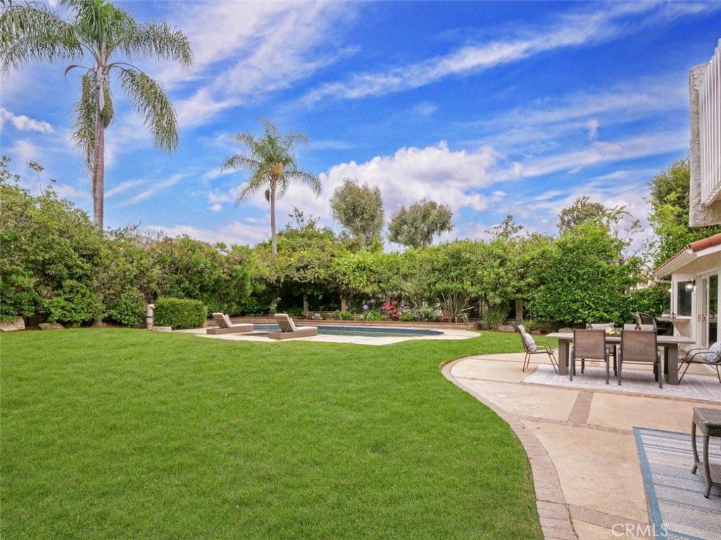 Rolling Hills Estates, CA 90274,4 Horseshoe LN