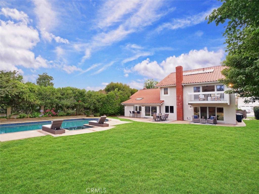 Rolling Hills Estates, CA 90274,4 Horseshoe LN