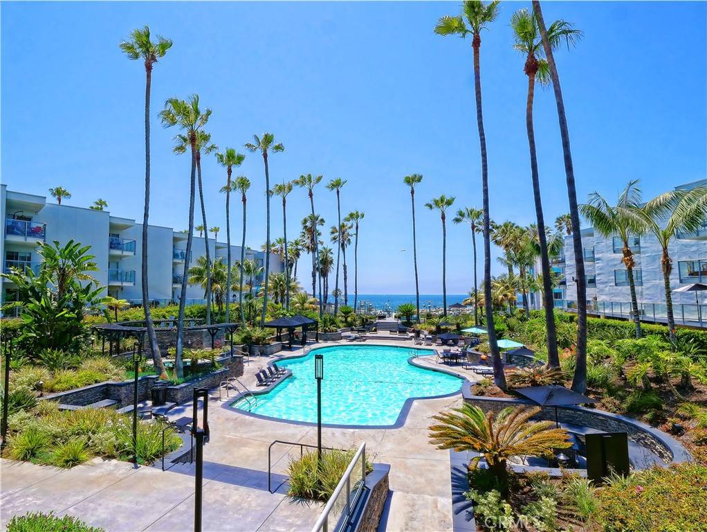 Redondo Beach, CA 90277,620 The Village #211