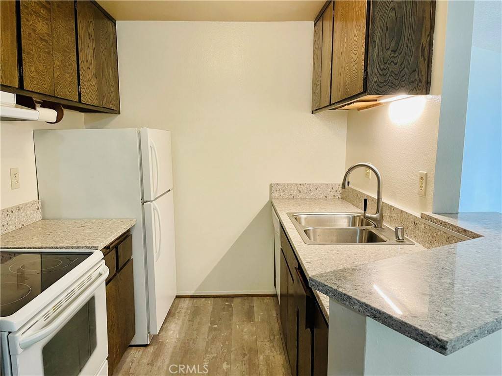 Redondo Beach, CA 90277,620 The Village #211