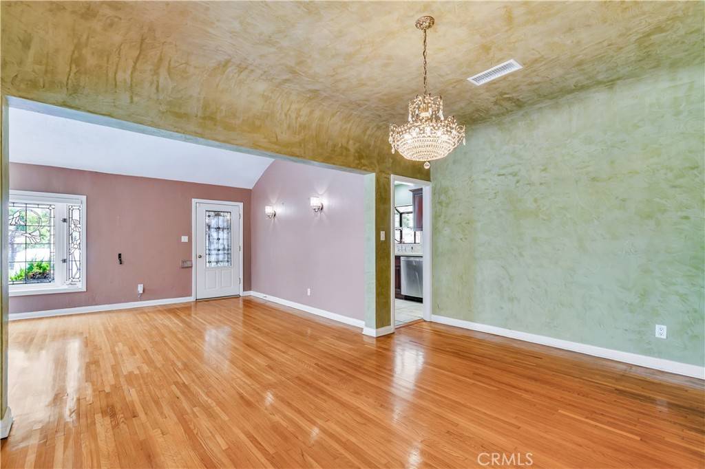 Inglewood, CA 90301,1124 S Truro AVE