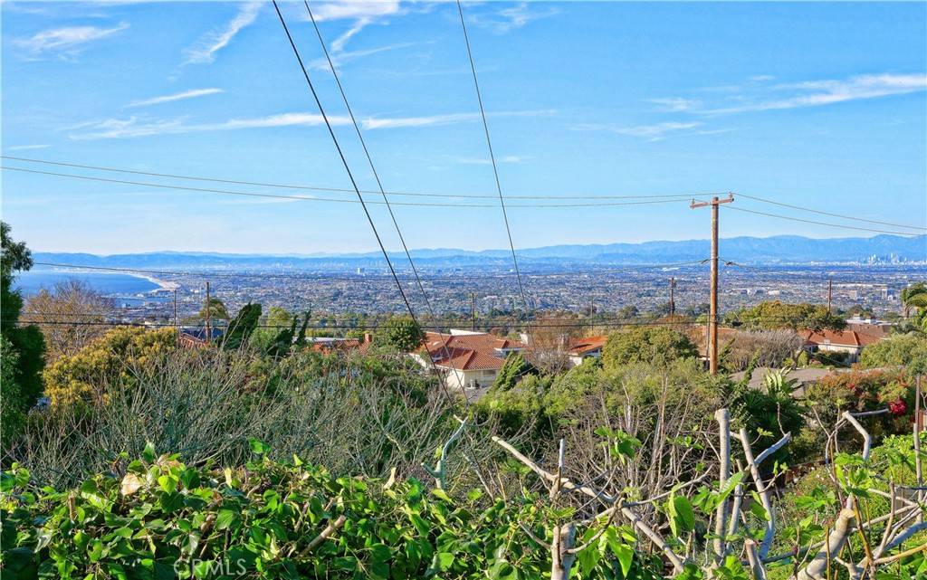 Rancho Palos Verdes, CA 90275,26235 Birchfield Ave