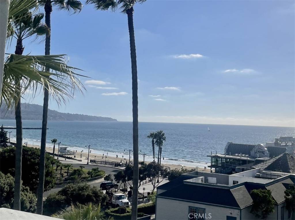 Redondo Beach, CA 90277,630 The Village #117