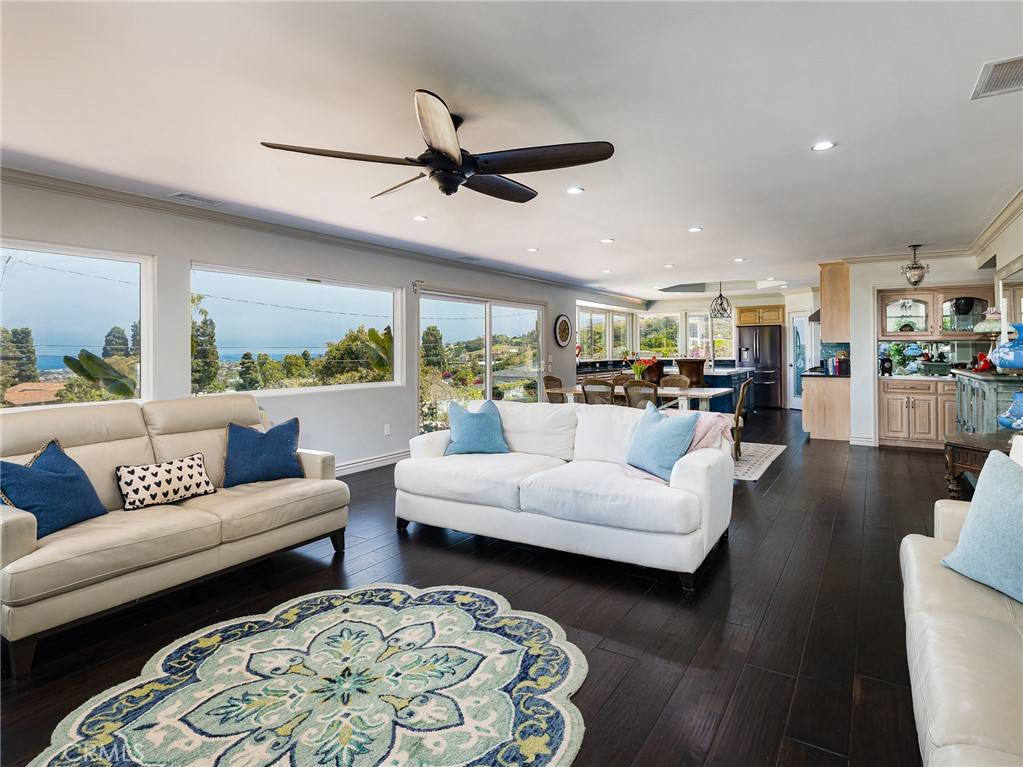 Rancho Palos Verdes, CA 90275,30229 Kingsridge DR