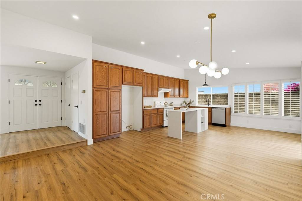 Fullerton, CA 92833,900 Ashton PL