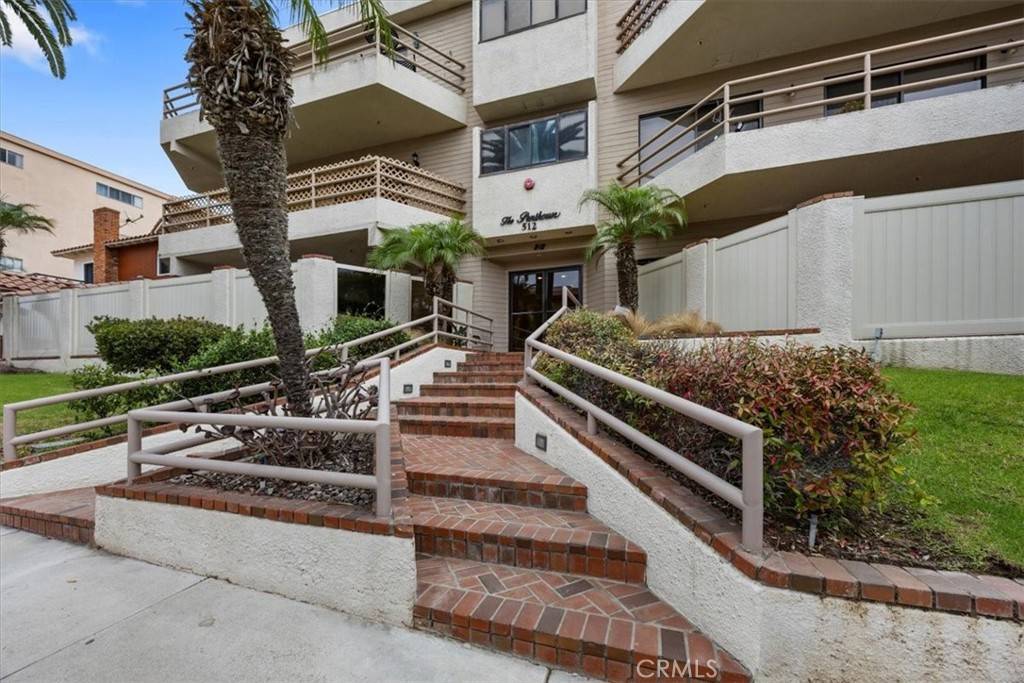 Redondo Beach, CA 90277,512 Esplanade #303