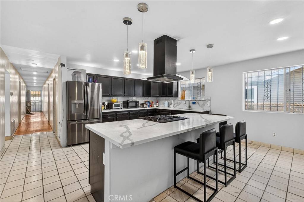 Los Angeles, CA 90001,1139 E 82nd