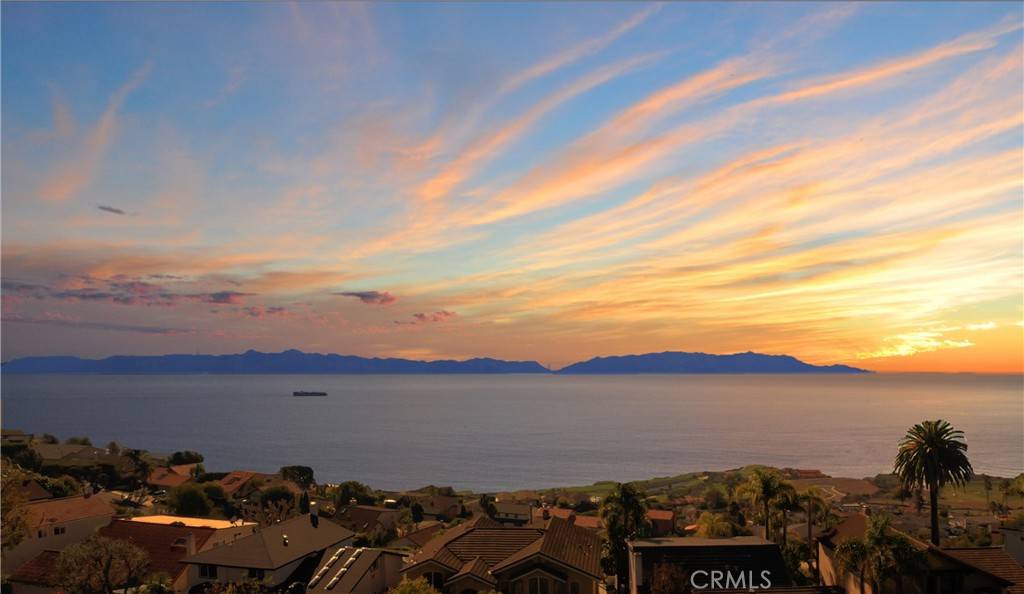 Rancho Palos Verdes, CA 90275,3526 Coolheights DR