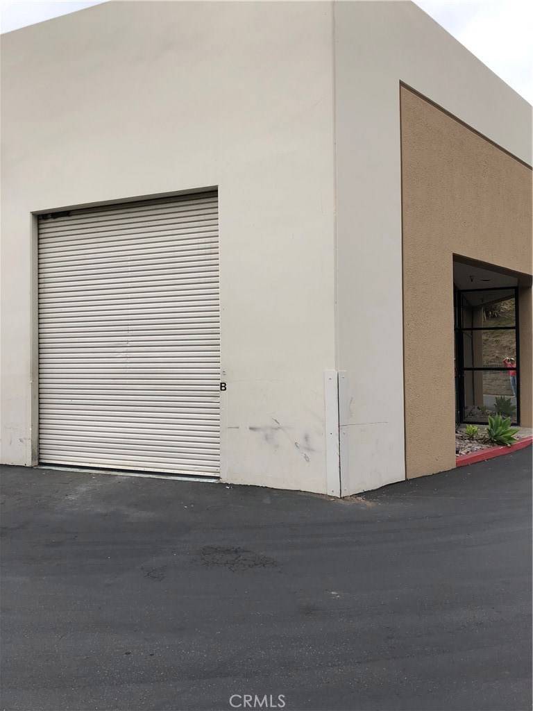 Vista, CA 92081,2598 Fortune WAY #B