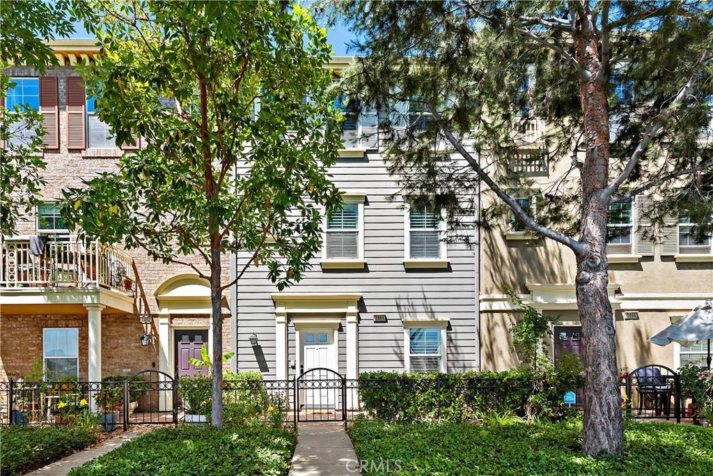 Tustin, CA 92782,1464 Valencia AVE