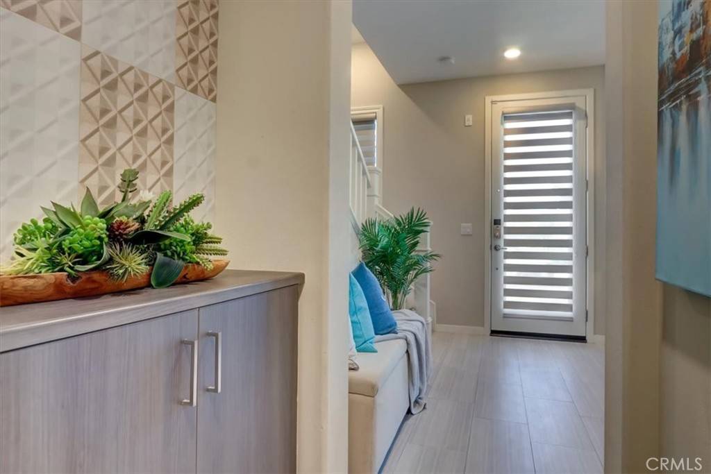 Irvine, CA 92618,101 Cadence