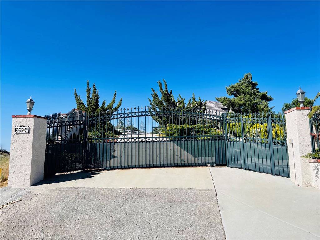 Oak Hills, CA 92344,6609 Landover RD