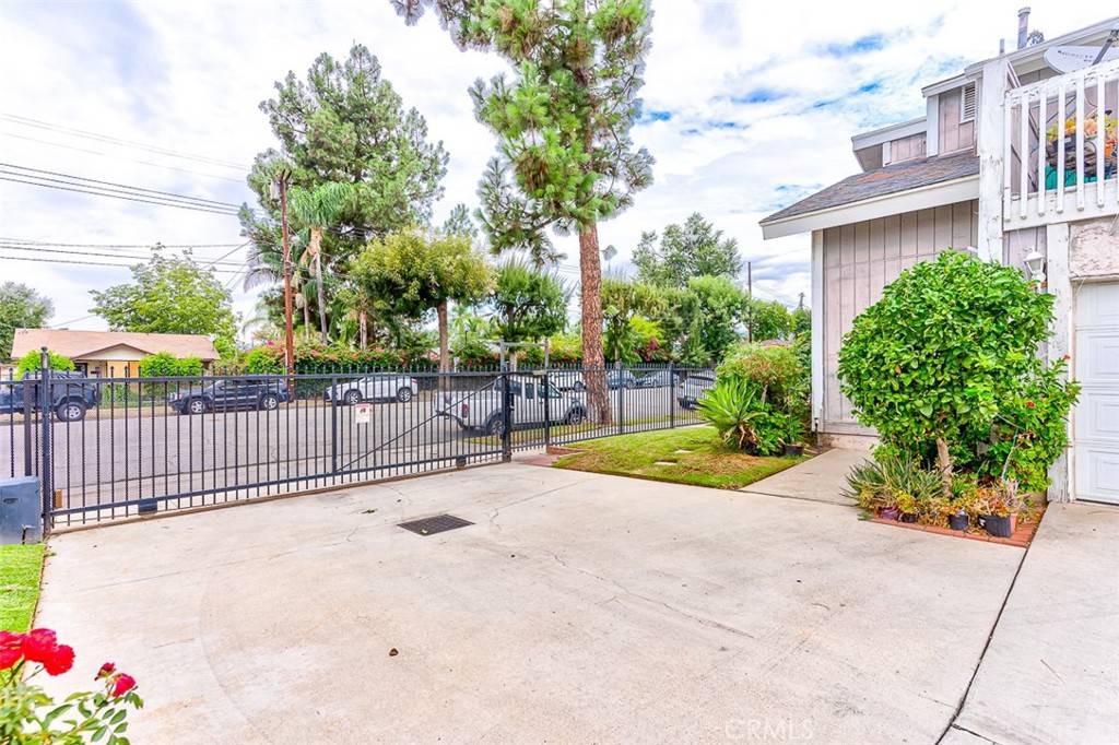 Altadena, CA 91001,2104 Raymond AVE #1