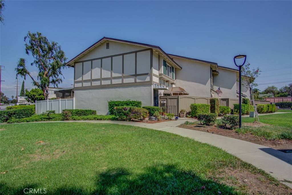 Buena Park, CA 90621,8221 Erskine Green