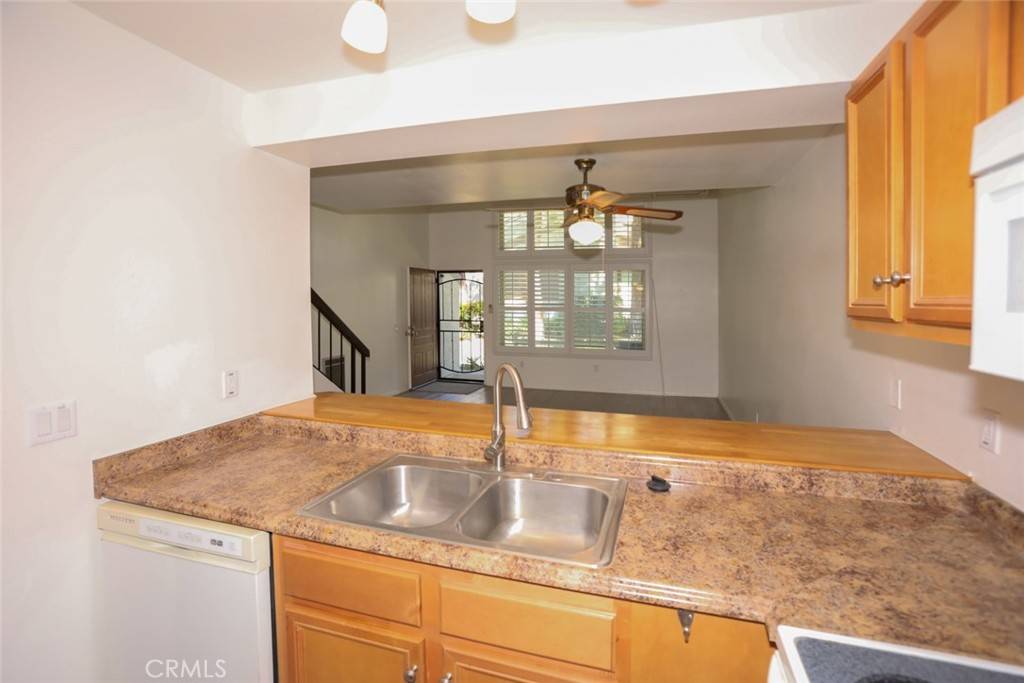 Hawaiian Gardens, CA 90716,21333 Norwalk BLVD #20