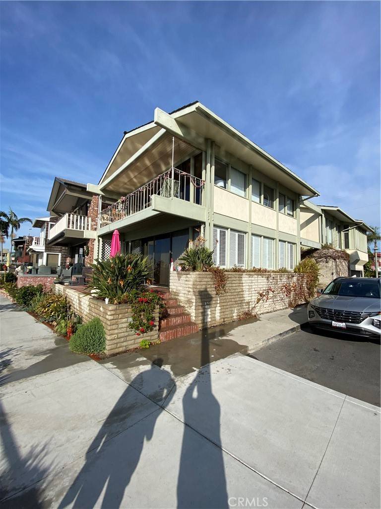 Long Beach, CA 90803,5627 E Corso Di Napoli