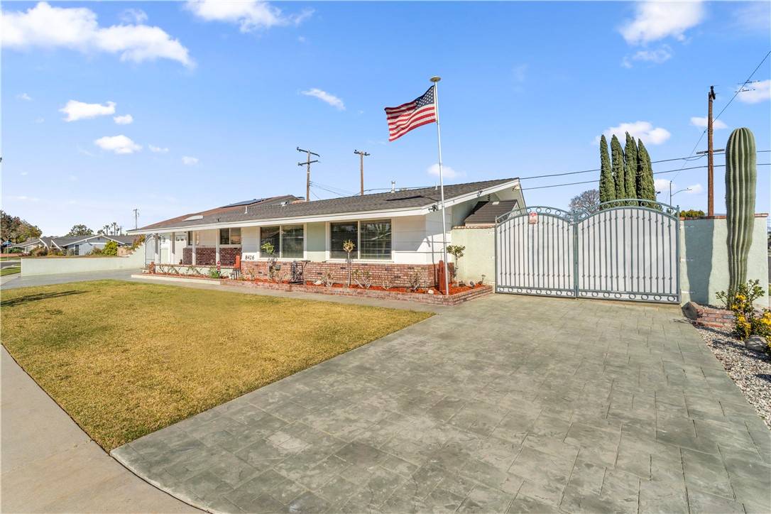Buena Park, CA 90620,8426 Mars DR
