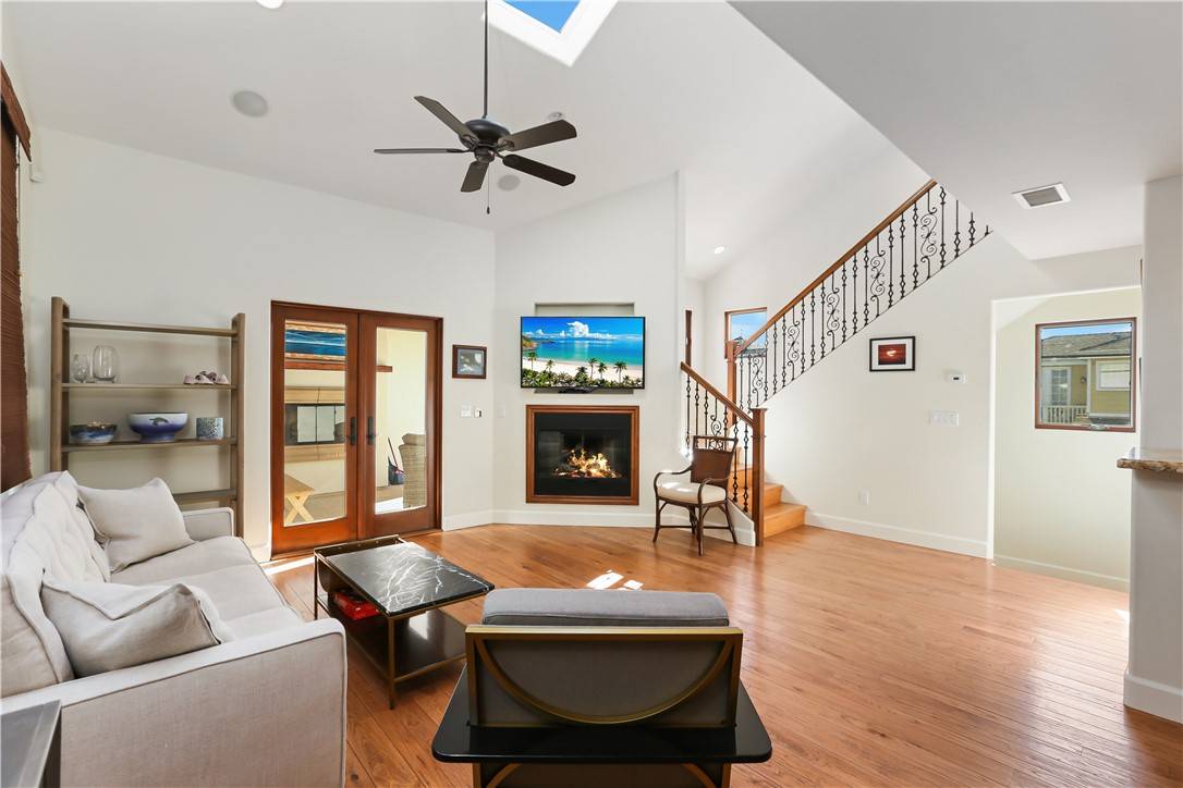 Corona Del Mar, CA 92625,601 Poinsettia AVE