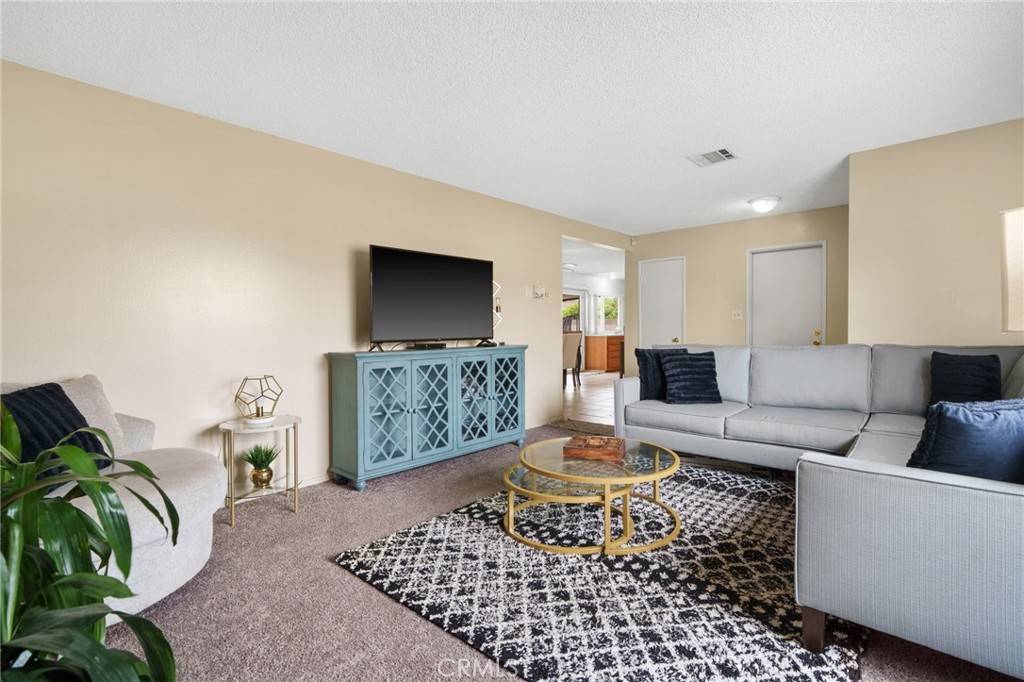 Buena Park, CA 90620,7456 El Morro WAY