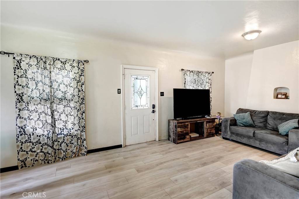 Colton, CA 92324,246 E C Street