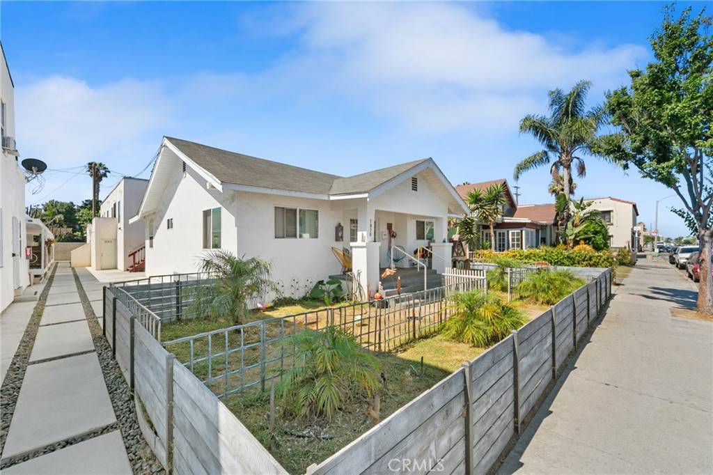 Long Beach, CA 90813,1830 1838 E 7th ST