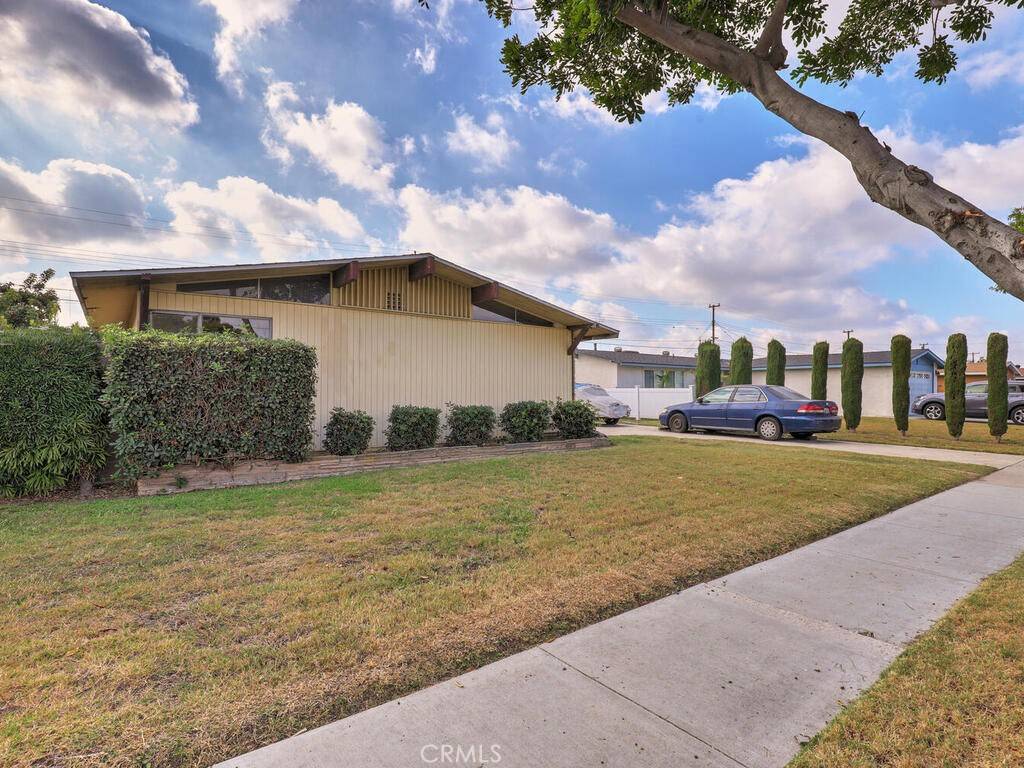 Buena Park, CA 90620,5900 Crescent AVE