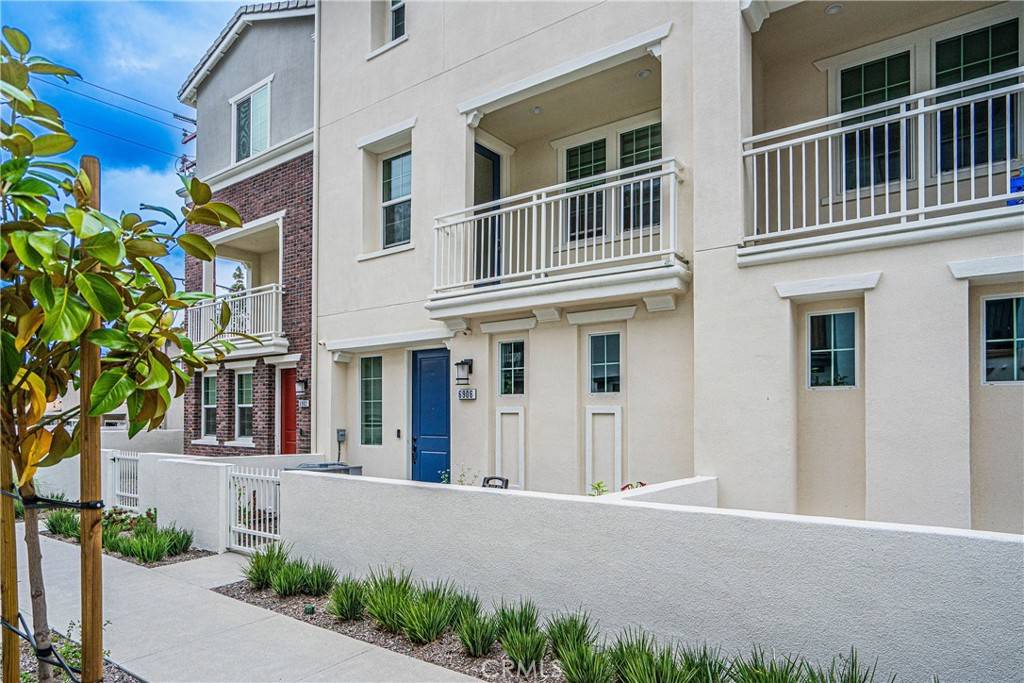 Buena Park, CA 90621,6906 Cottonwood