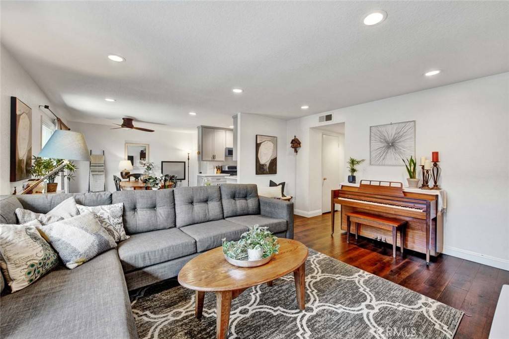 Mission Viejo, CA 92691,22962 Via Nuez #17