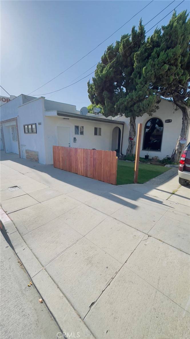 Long Beach, CA 90805,1061 E South ST