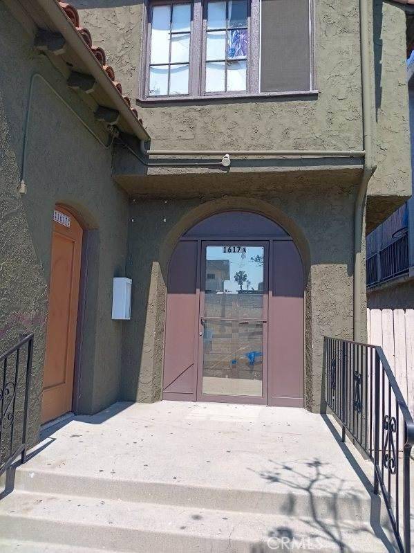 Long Beach, CA 90813,1613 E 7th ST