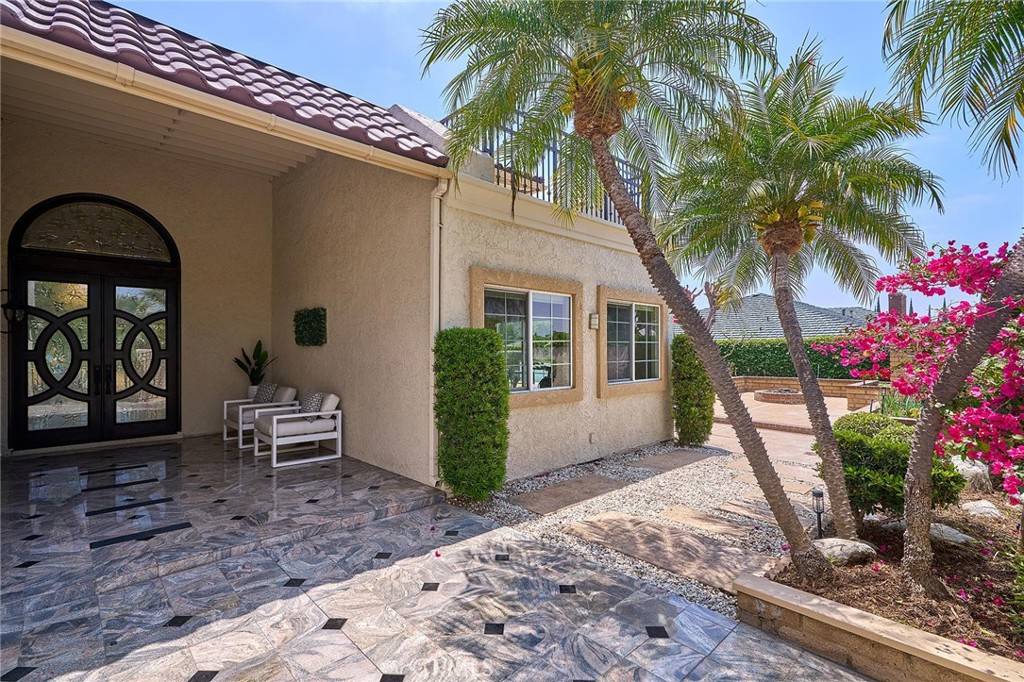 Buena Park, CA 90621,8652 Los Coyotes DR