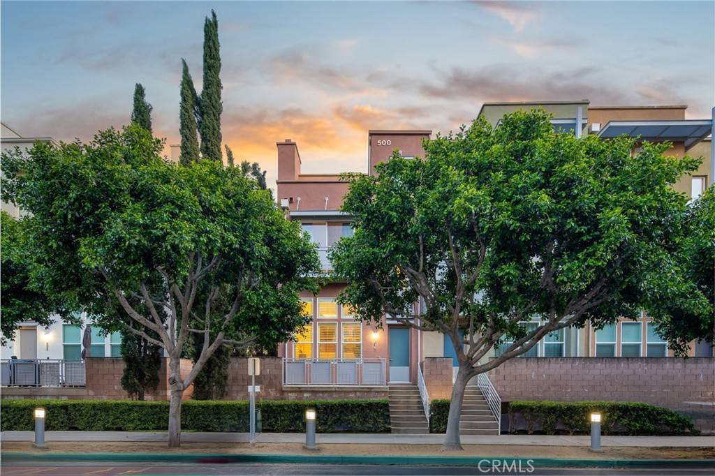 Santa Ana, CA 92705,516 E Jeanette LN