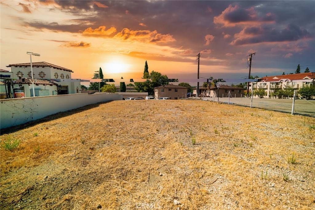 La Habra, CA 90631,150 W Whittier BLVD