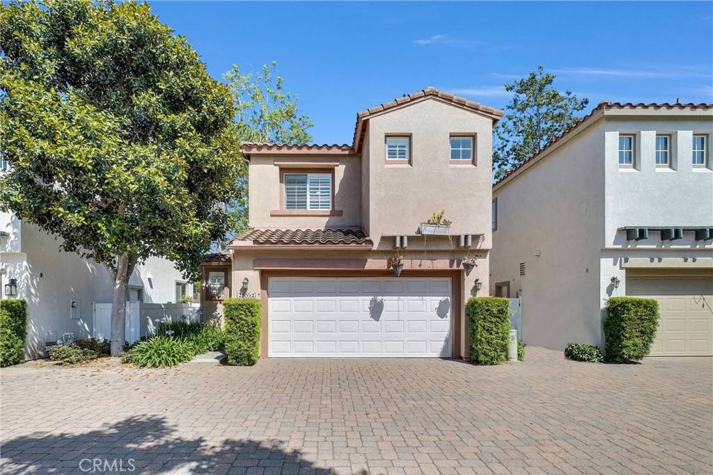 Aliso Viejo, CA 92656,232 Las Flores